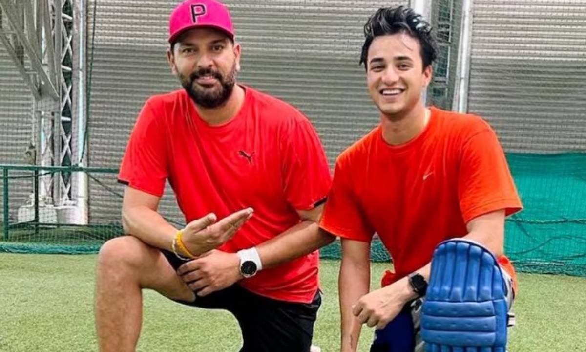 Abhishek Sharma with Yuvraj Singh (Instagram)