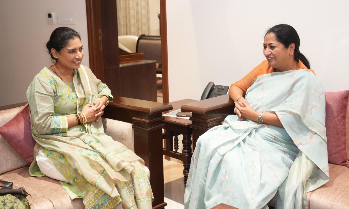 मिताली राज ने दिल्ली की CM रेखा गुप्ता से की मुलाकात, महिला आरक्षण विधेयक को बताया ऐतिहासिक