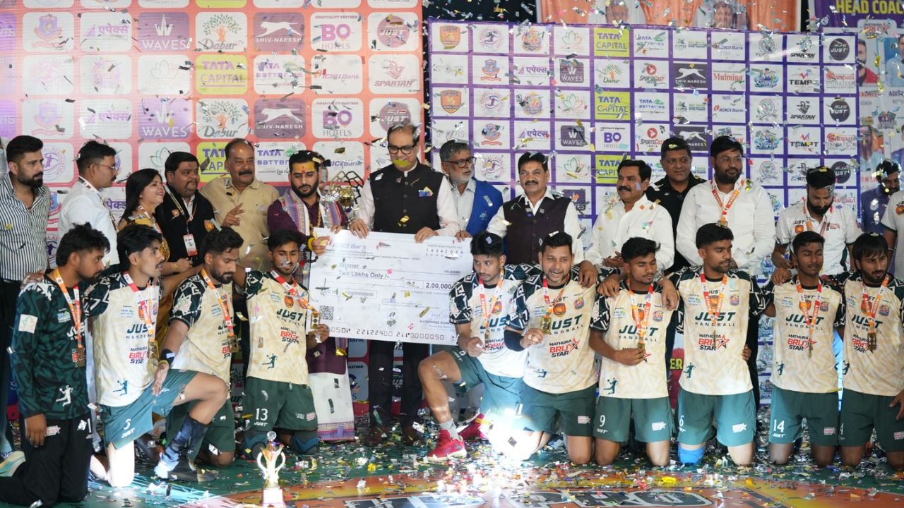 यूपी हैंडबॉल प्रो लीग: गोरखपुर राउडीज को पछाड़ मथुरा ब्रज स्टार बना चैंपियन, रोहिताश ने जीती बाइक